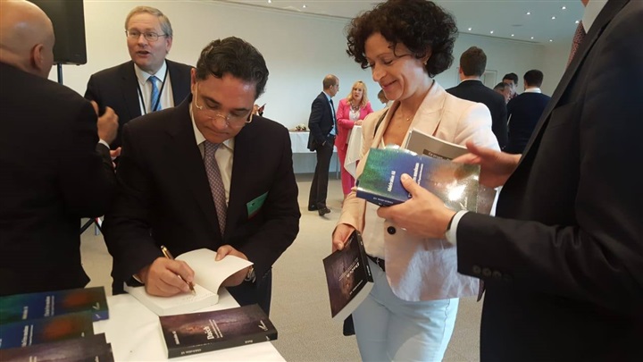 حفل توقيع لـ«كتب» عبدالرحيم علي بالبرلمان الأوروبي