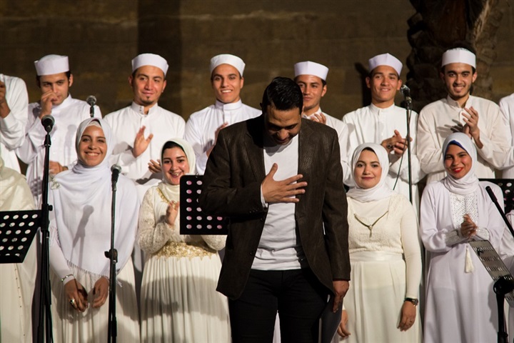 «الإنشاد الديني».. مدرسة مصرية لثقل الموهبة بالدراسة