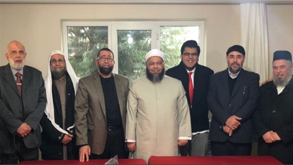 غنيم مع الجماعات