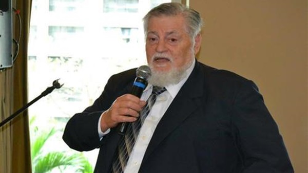 أحمد الصيفي، مؤسس