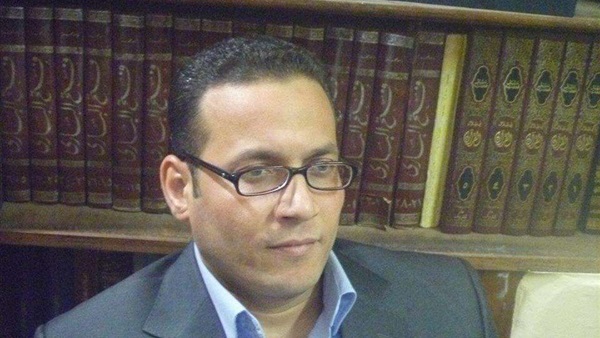 الكاتب الصحفي، أسامة