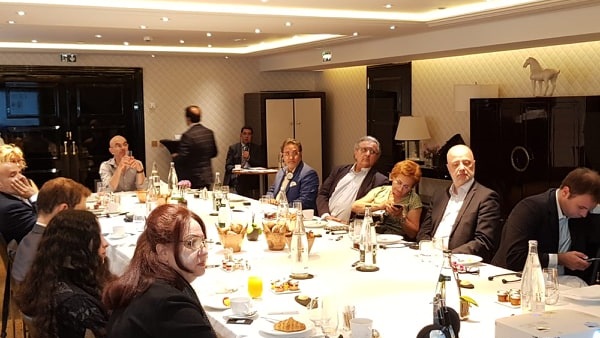 جانب من الندوة