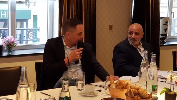 جانب من الندوة