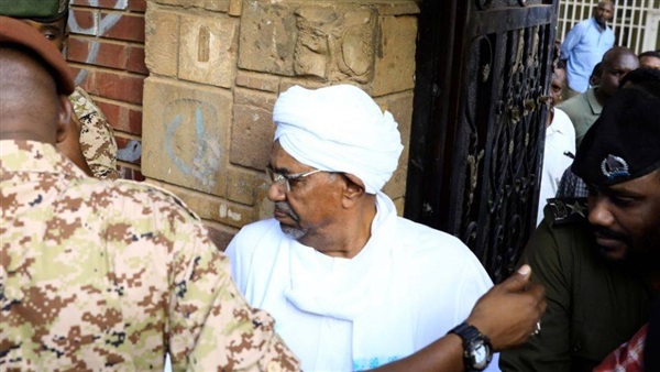 محاكمة عمر البشير