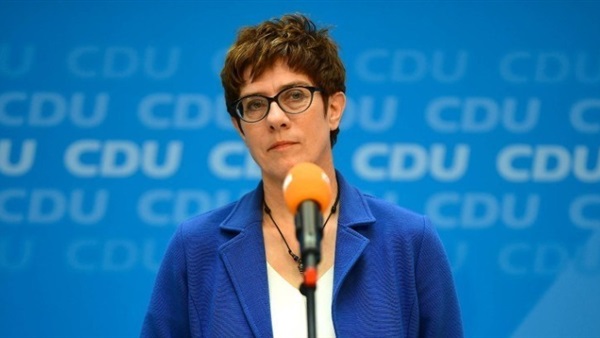  وزيرة الدفاع الألمانية،