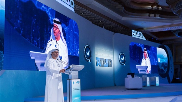 قرقاش خلال ملتقى