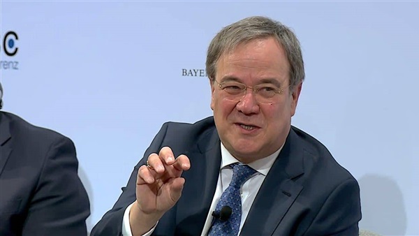  إرمين لاشيت، رئيس