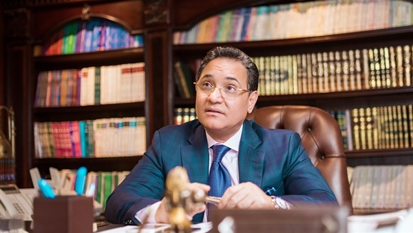  الدكتور عبد الرحيم