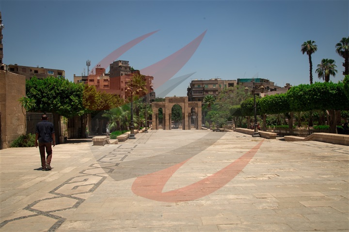 الممر الفاصل بين