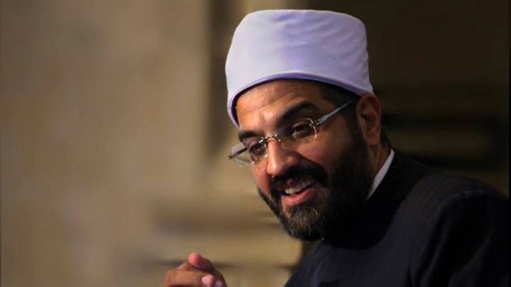 «دعاة الصوفية» يجذبون