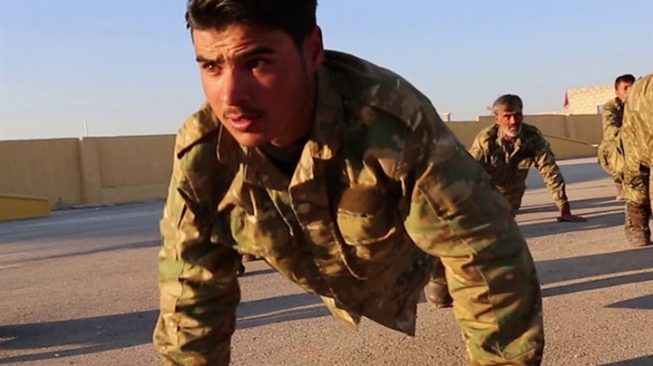 «الفيلق الثاني» يستعرض