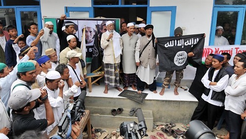 استمالة الإسلاميين..