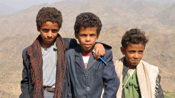 الإمارات تنتشل أطفال