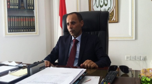 الحوثيون يفصلون «موظفي