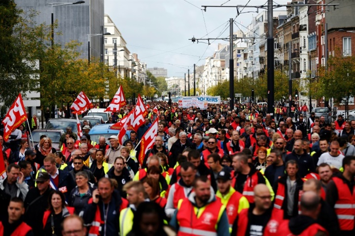 «السترات الصفراء»..