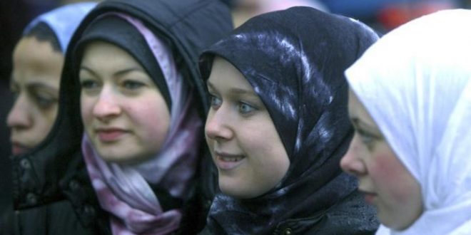 هنا كندا.. كراهية