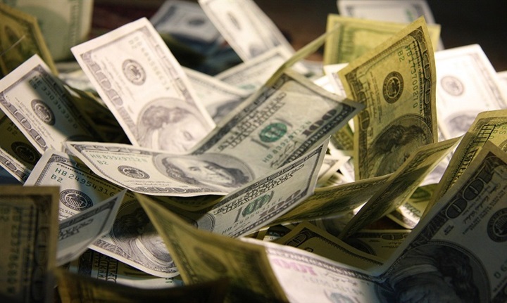 الضرائب والرسوم..