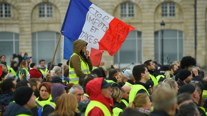 «ماكرون» يُعلن حالة