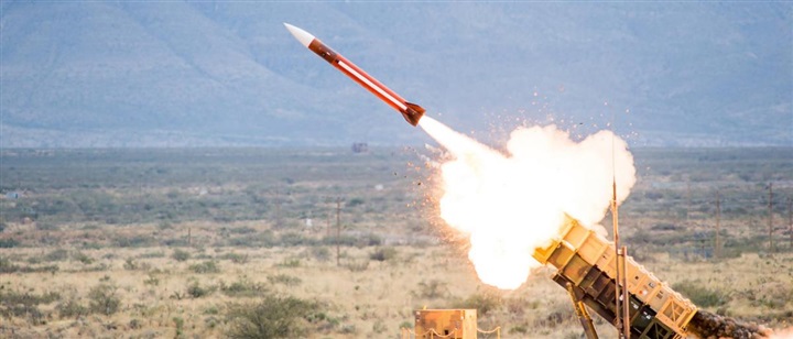 بالسرقة والنهب والخيانة..