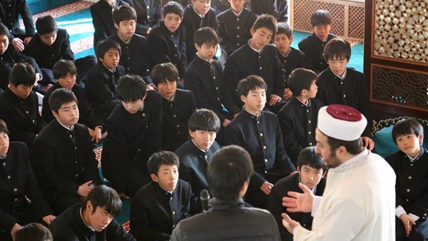 من كوريا الجنوبية..