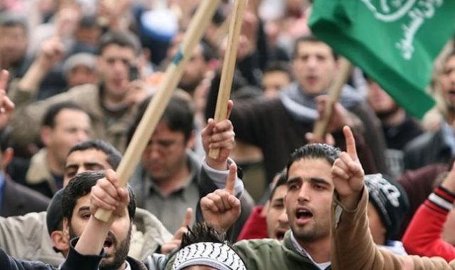 «المظلومية».. شعار