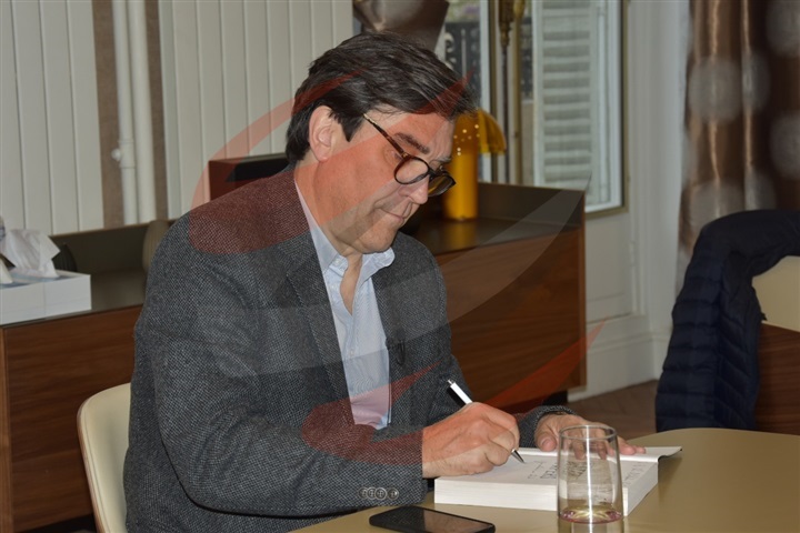 أسرار وكواليس تنشر