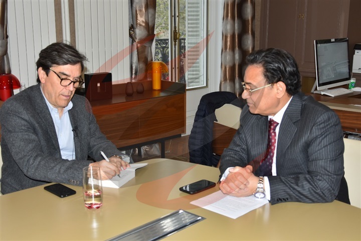 أسرار وكواليس تنشر