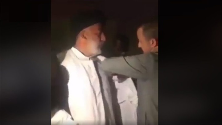 الملالي يستخدم رجال