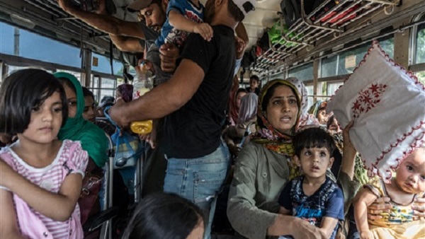 فرار المسلمين وإغلاق