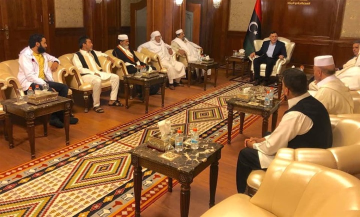 مشايخ القبائل والأعيان..