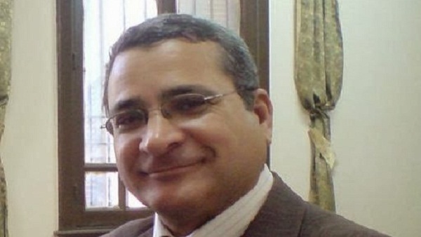 الدكتور أحمد زارع