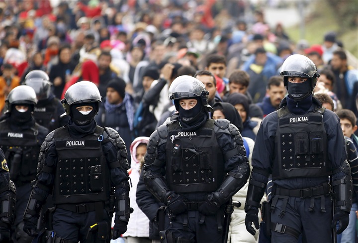 بالمراسلة المشفرة..