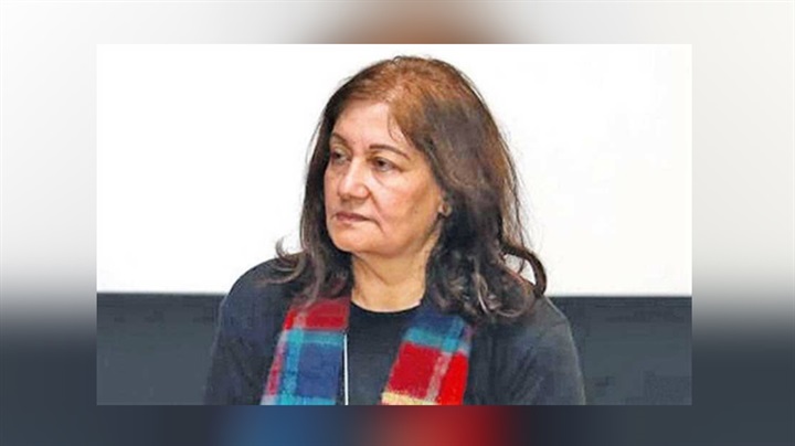 مدينة تغسل وجهها