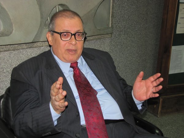  الكاتب السياسي،