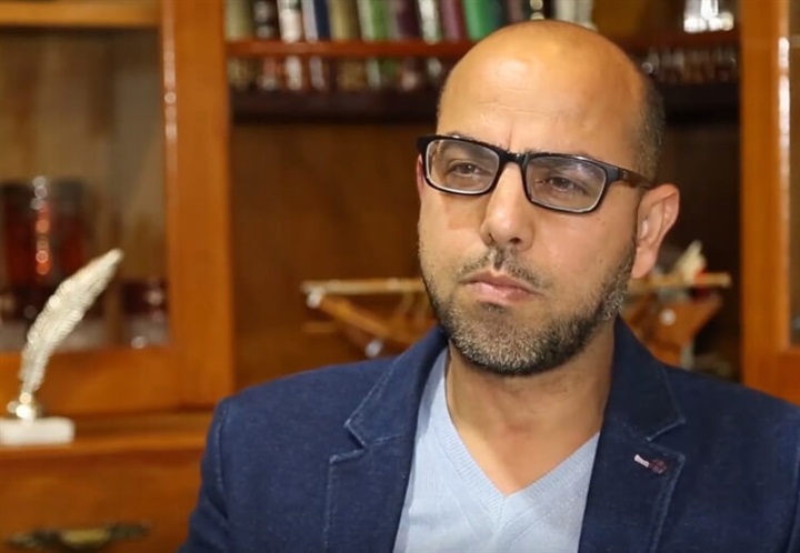 عرائس متحركة بخيوط