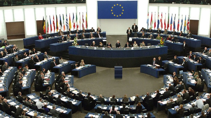 بعد توقف نشاط بنك