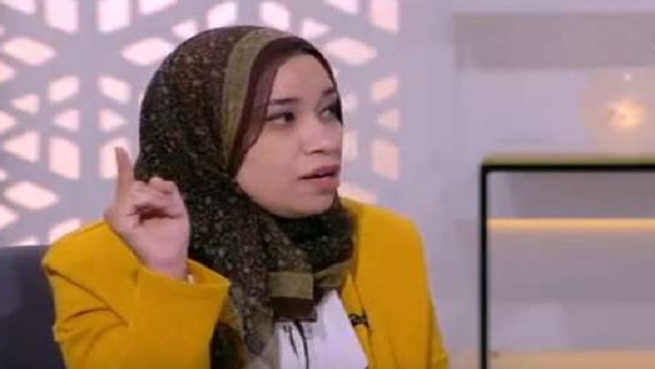  أمل مختار، الباحثة