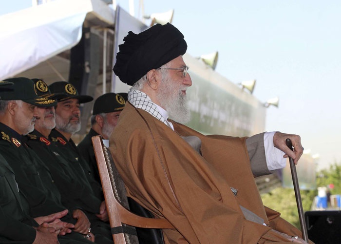 إيران معضلة أكبر