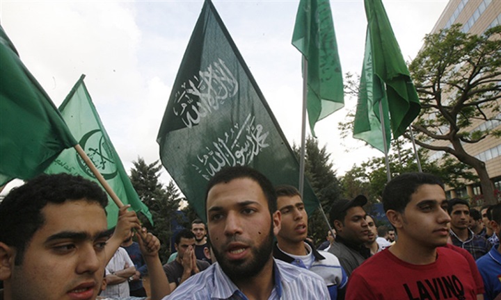 لصوص الثورات.. «الجماعة