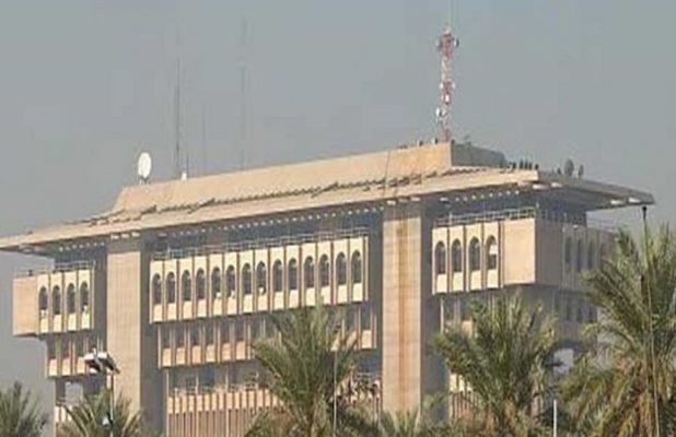 متظاهرون وقناصة..