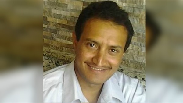 سياسي ودبلوماسي..