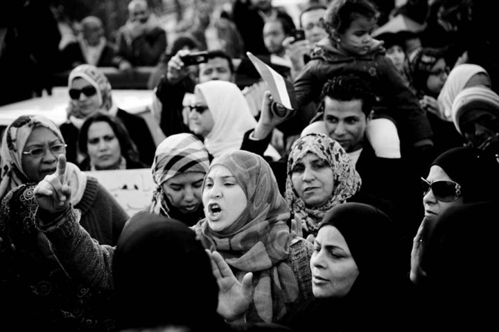 المرأة بين «الملالي»