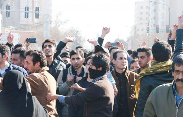  طهران تشتعل بالاحتجاجات