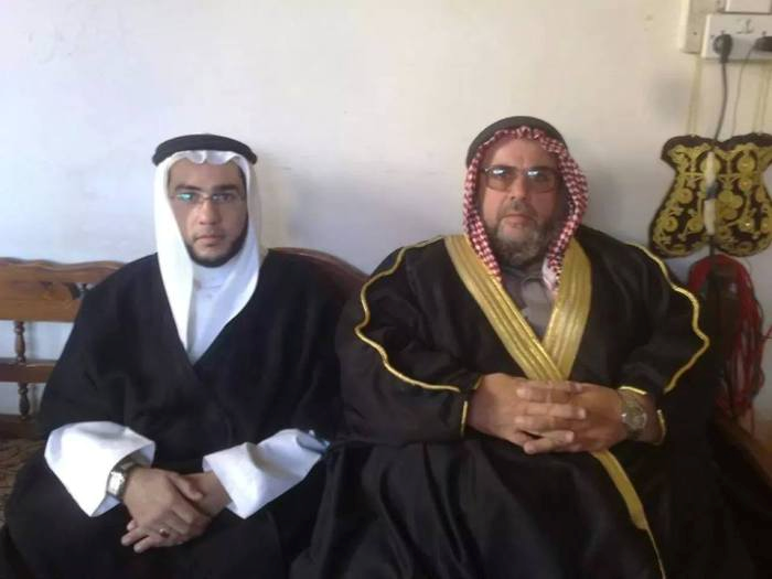 مفتي داعش مع أحد