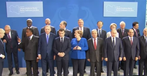 «قمة برلين».. بين