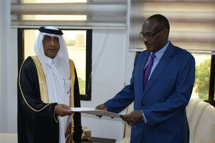 لا خير يأتي من قطر..