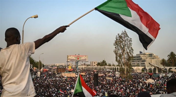 لتحجيم النفوذ القطري..