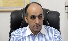 أحمد بان، الخبير