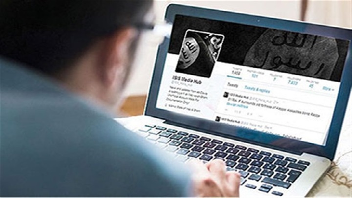 رغم الضربات القاصمة..