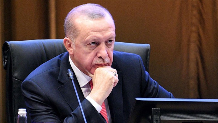 الخائف فوق عرش الدم..